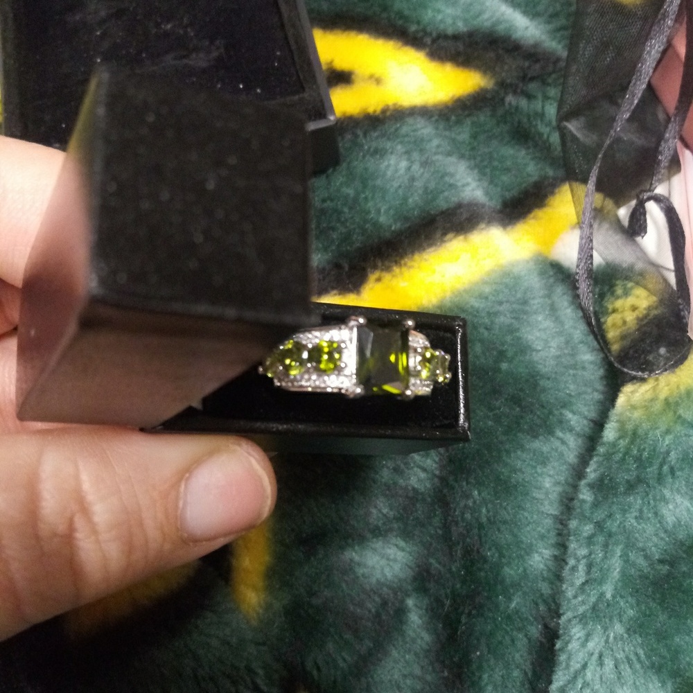 Unique ring - Picture 4 of 6